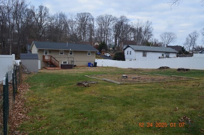 Photo - 1636 Gibbons Rd