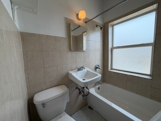 Photo - 2712 N Milwaukee Ave Unit 307