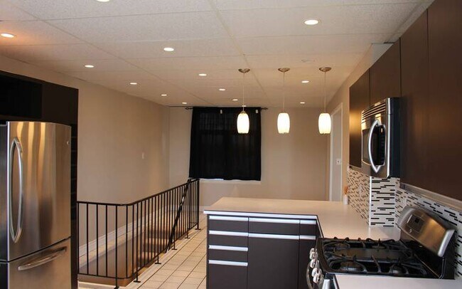 Photo - 307 11th St E