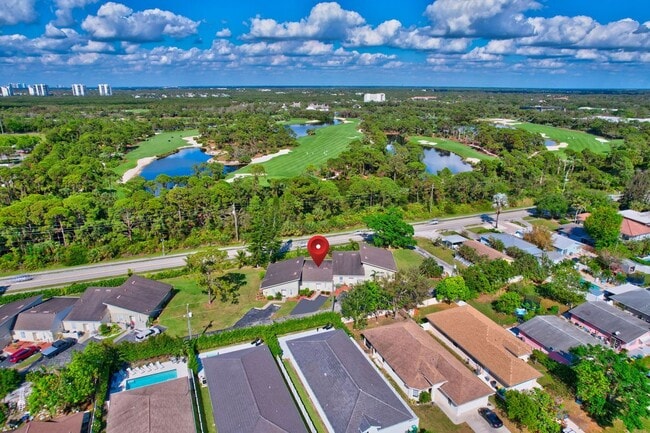 Building Photo - 706 111th Ave N