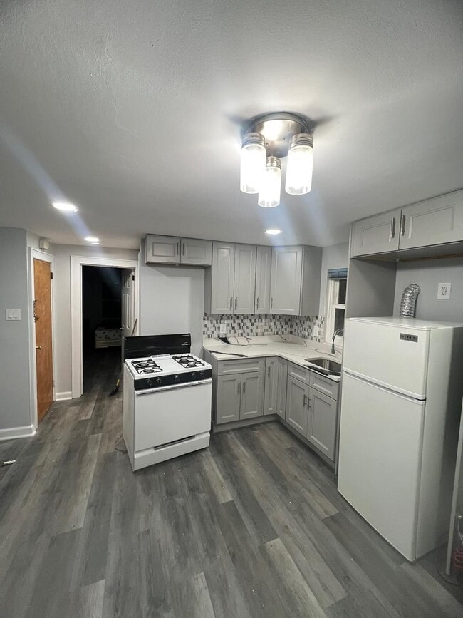 Photo - 152 W 30th St Unit 3