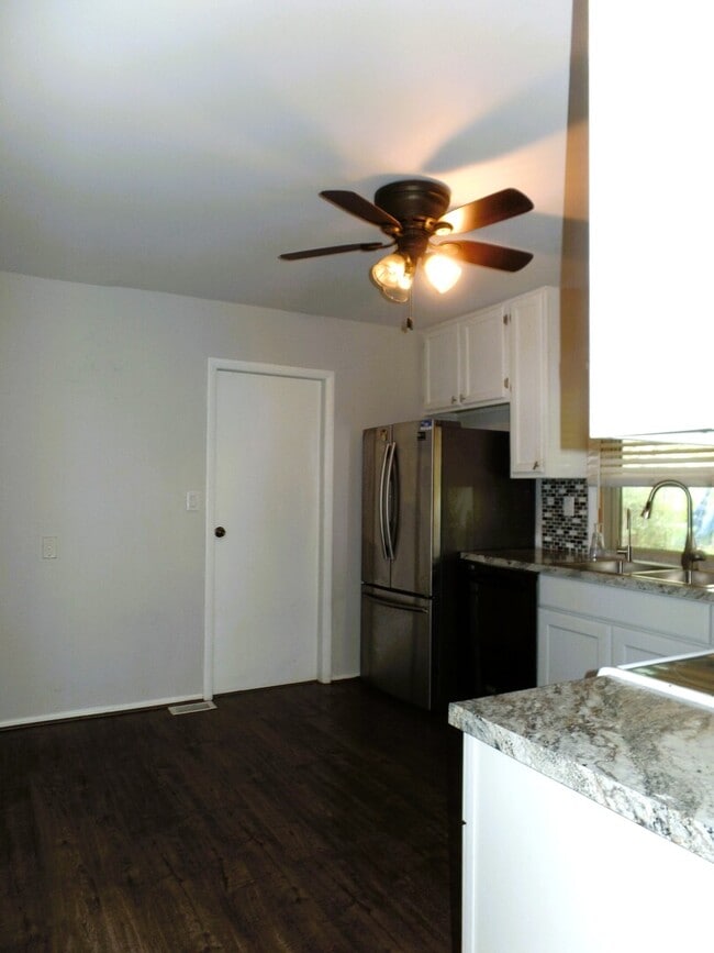 Photo - 5910 Bradley Ct N