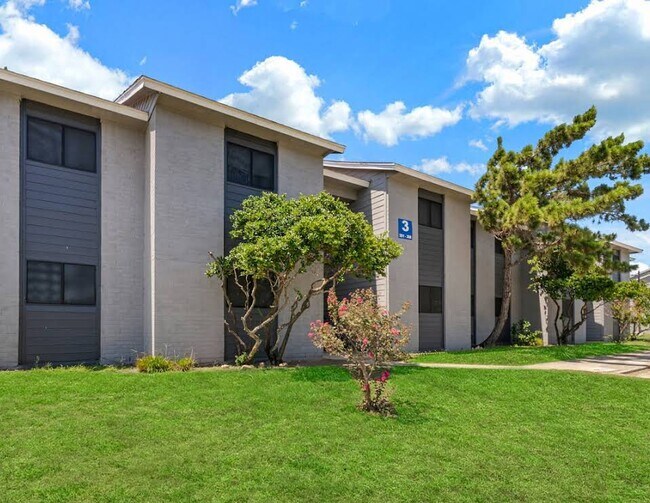 Devine Place Apartments