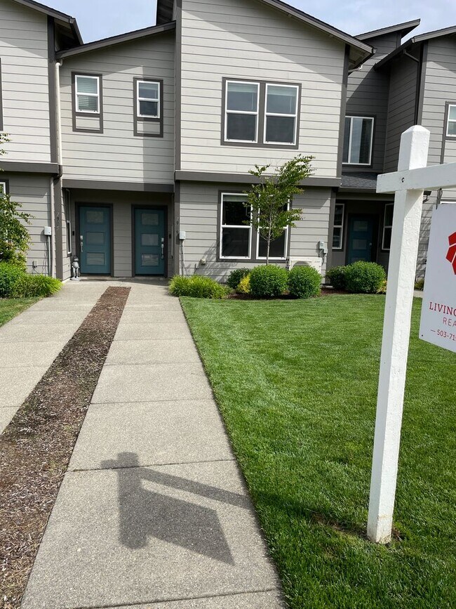 Hillsboro Townhome/Condo - Hillsboro Townhome/Condo