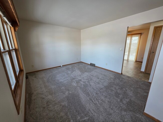 Living Room - 303 Thomas Dr