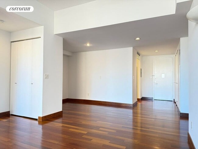 Photo - 305 E 63rd St