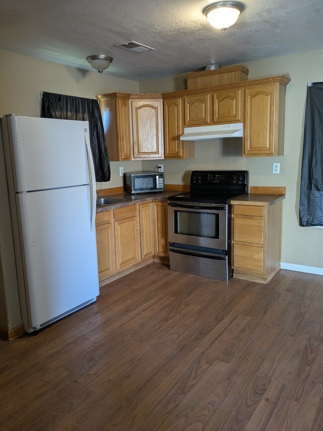 Photo - 5542 Independence Ave