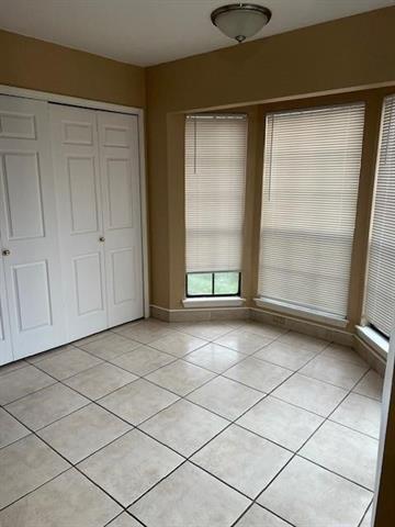 Photo - 2302 Oakcrest Dr