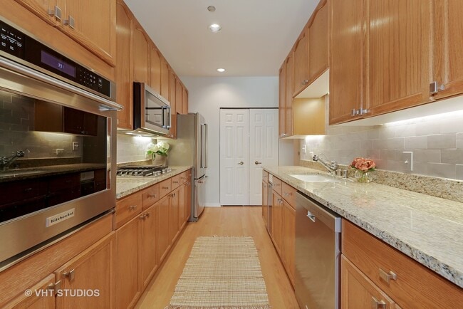 Photo - 1155 W Armitage Ave Unit 1155 Armitage
