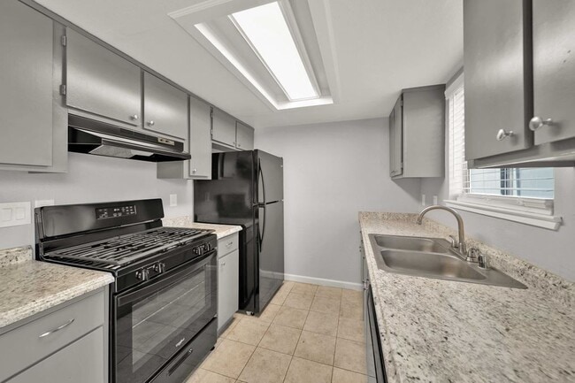 Photo - Heather Ridge Apartments