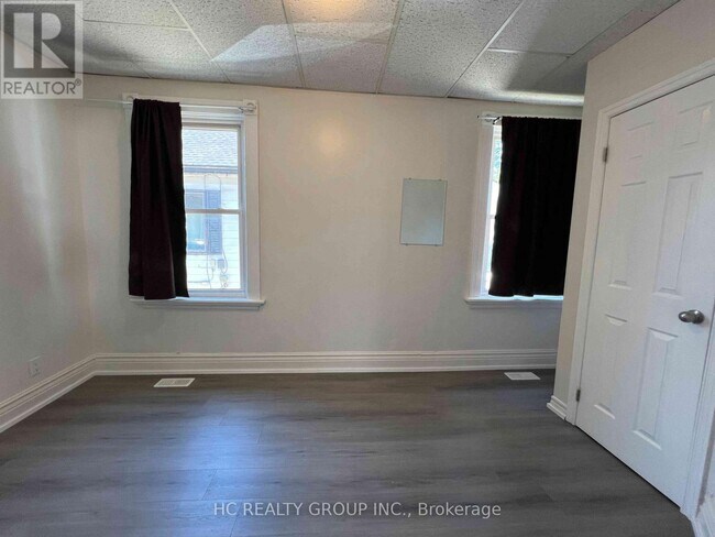 Photo - 37 Empress Ave