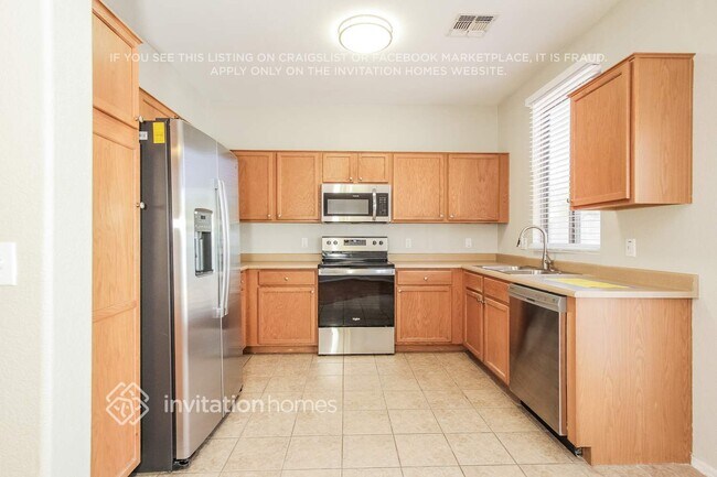 Photo - 810 E Nardini St