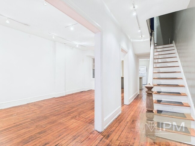 Photo - Beautiful 3 Bedroom, 1 Bath Colonial Home ...