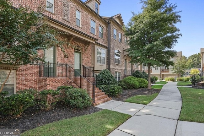 Photo - 1097 Township Square