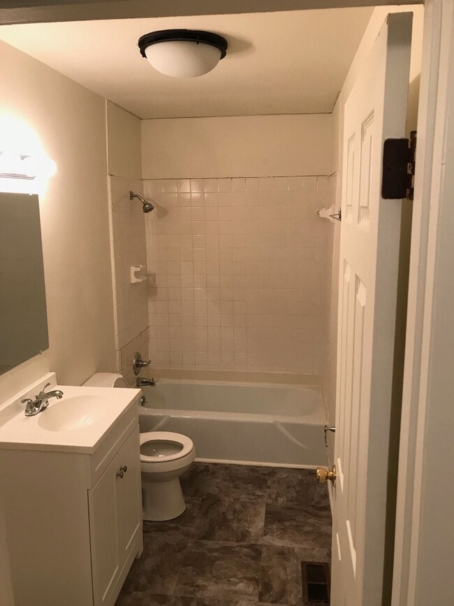 Photo - 1313 Seminole Dr Unit A
