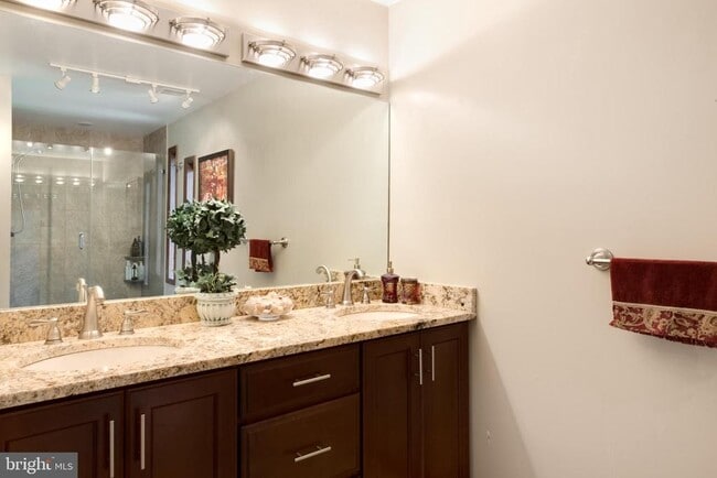 Photo - 1185 Great Oak Ct