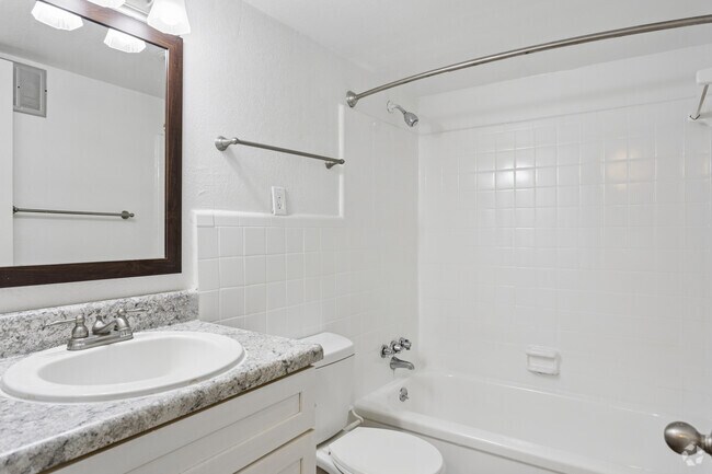 The Dogwood Plus 2BR, 1BA - 862SF - Bathroom