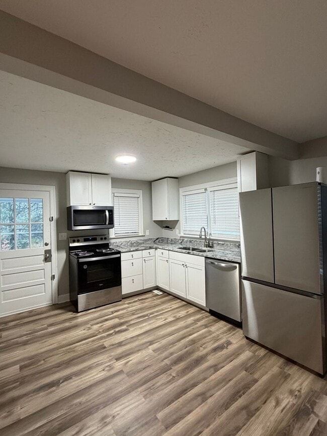 Photo - 234 S Peace Haven Rd