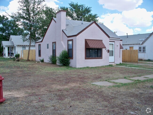 Building Photo - 1021 Gidding St Rental