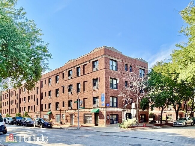 Building Photo - 2834 N Mildred Ave Unit J06W
