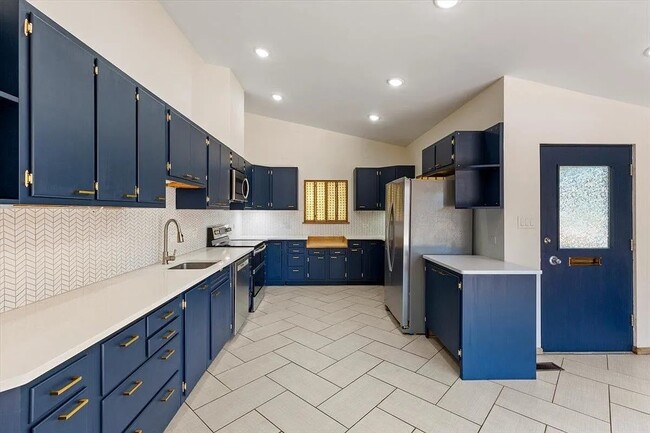 Photo - 116 NW 36th St