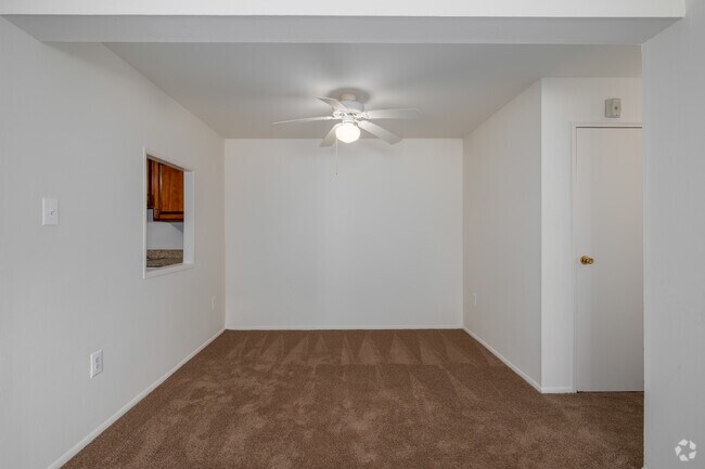 2BR, 1.5BA w/Den - 1,088SF - Dining Room