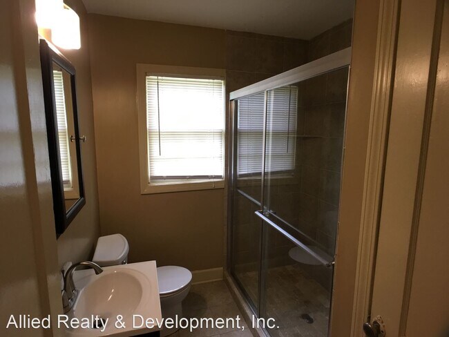 Photo - 2 br, 1 bath House - 124 Orange Street