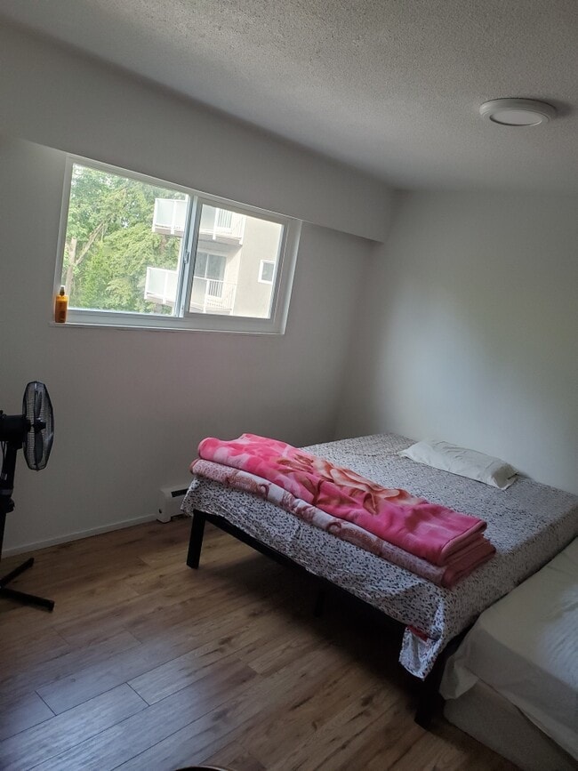 Photo - 1480-1480 Boundary Crescent