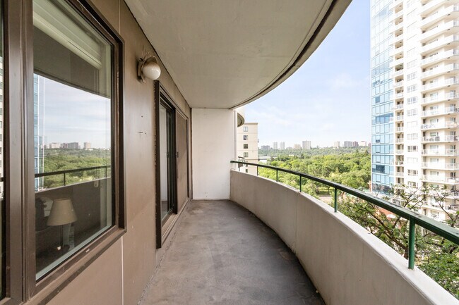 Photo - 9725-9106 106 St