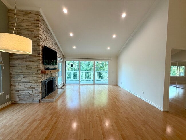 Photo - 5708 Camelia Ln