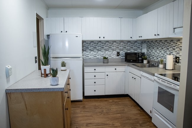 Building Photo - 3405 Charlemagne Cir Unit 3405