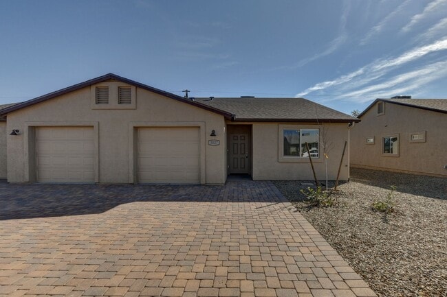 Photo - 3027 N Corrine Dr Unidad 2