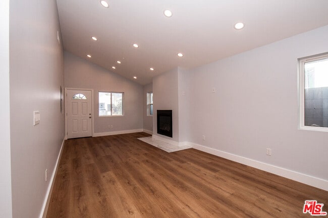 Photo - 2208 S Harcourt Ave