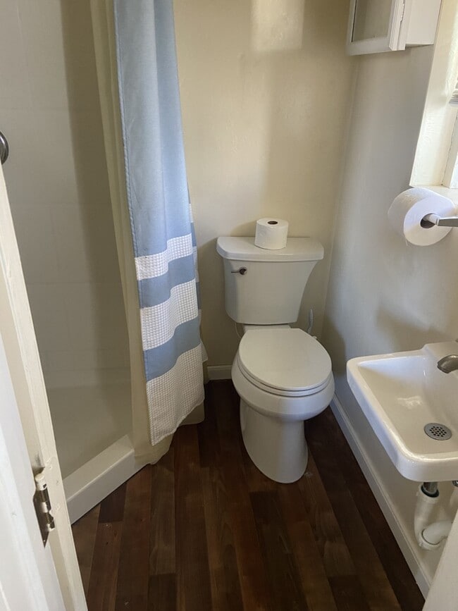 bathroom - 125 E 100 N Unit apt 4