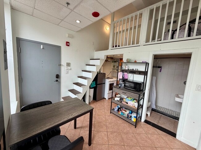 Building Photo - 72 Kneeland St Unit 705