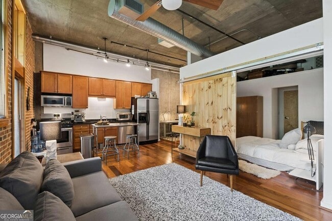 Building Photo - 640 Glen Iris Dr NE