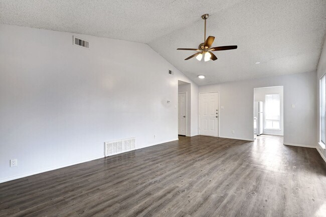 Photo - 5234-5236 Meadow Rise Street Unidad 5236