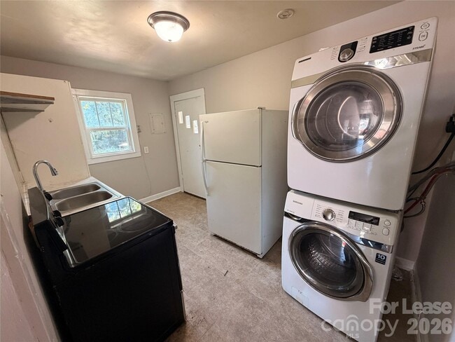 Photo - 825 Rodey Ave