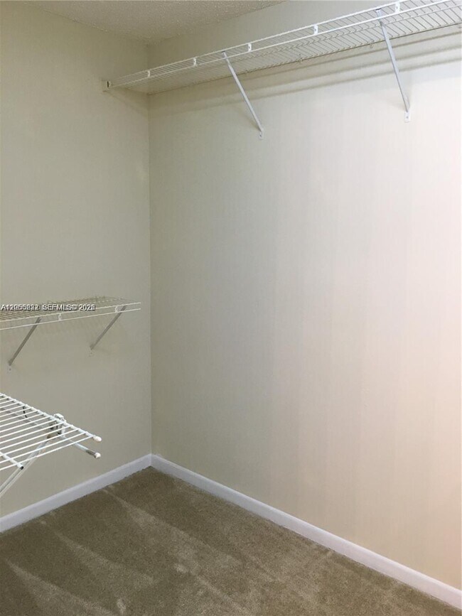 Photo - 8580 SW 212th St Unidad 307