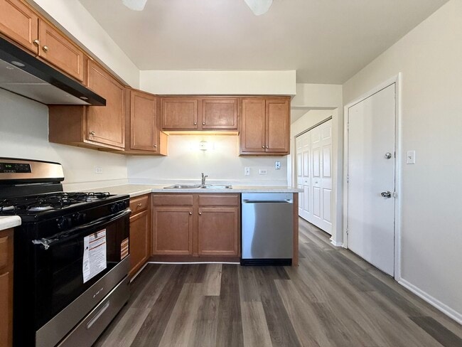 Photo - 7715 Woodward Ave