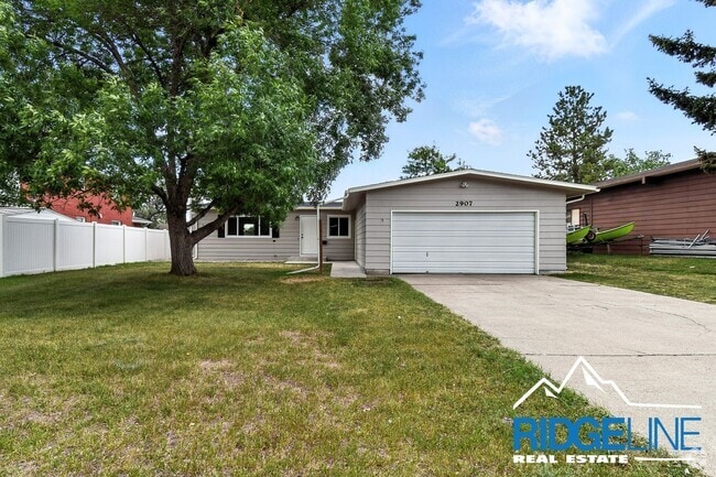 Building Photo - Fox Farm one level home ready for you to e...