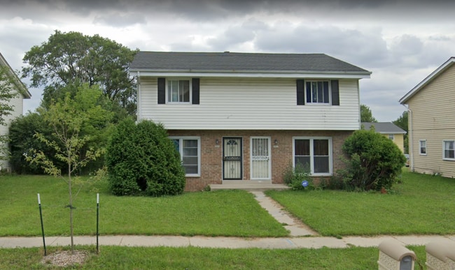 Building Photo - 6470-6472 N 107th St Unit 6472