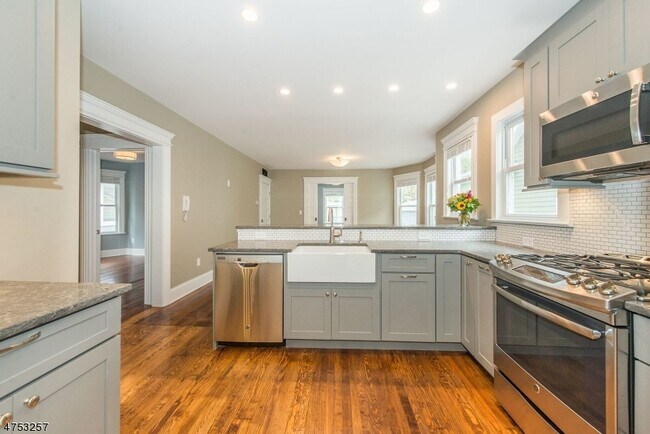 Photo - 34 N Willow St