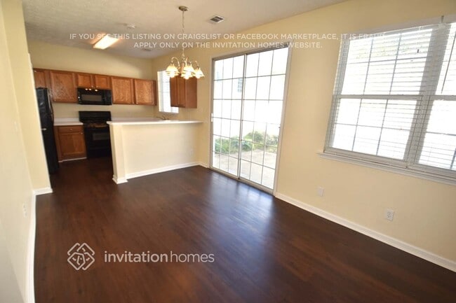 Photo - 202 W Oaks Pl