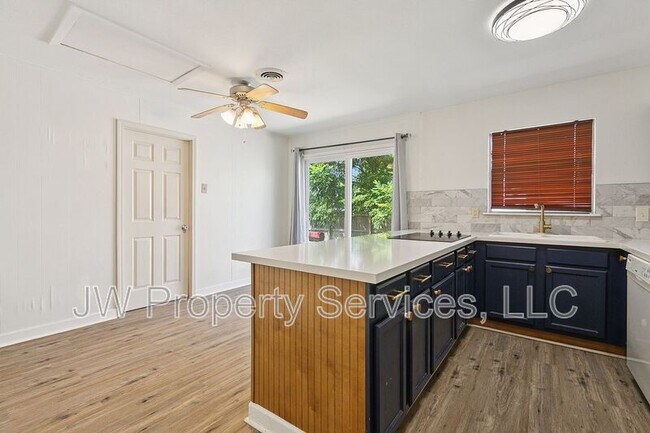 Photo - 5700 Boutall St