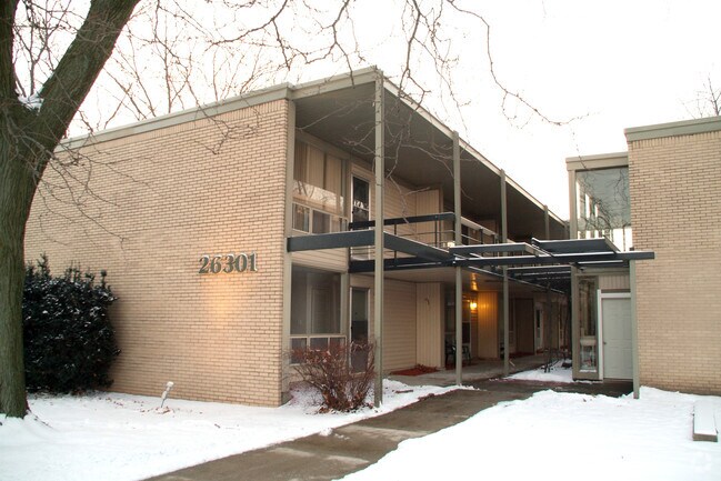 Eagle Pointe Apartments - Eagle Pointe Apartments