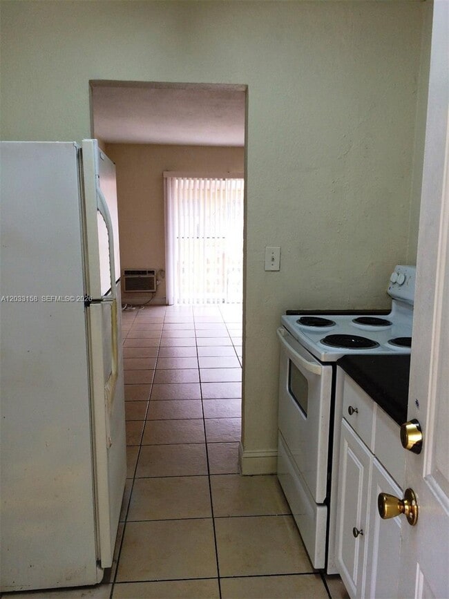 Photo - 2441 NW 13th St Unit 77