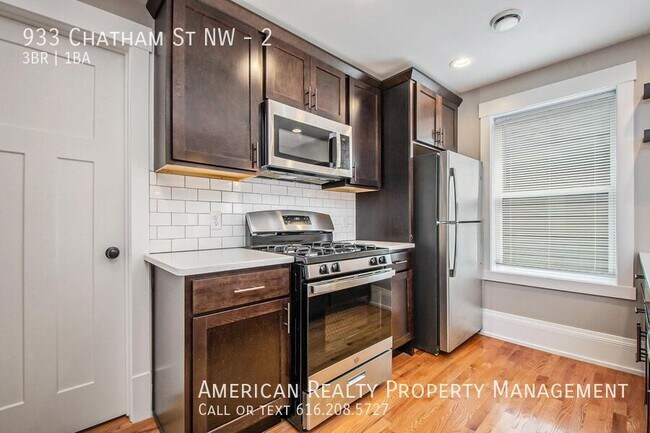 Photo - 933 Chatham St NW