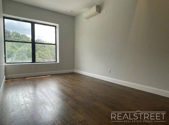 Photo - Myrtle Avenue Unit 3C