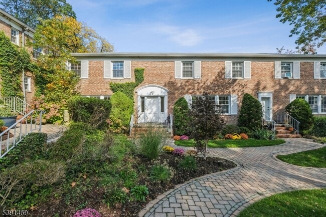 Building Photo - 12 S Mountain Ave Unit 38